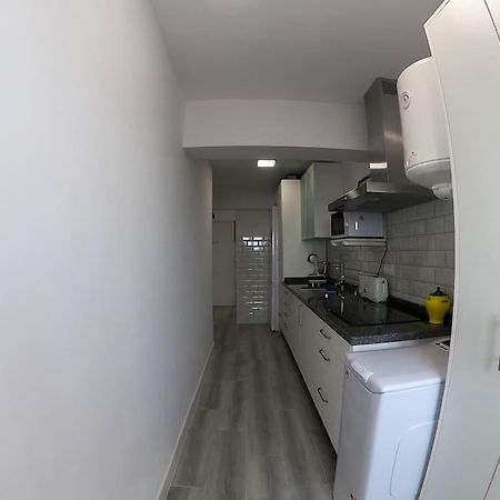 Roch - Stylish Apartment Near Metro Севиля Екстериор снимка